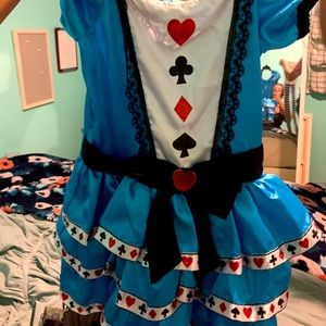 Alice in wonderland Halloween costume